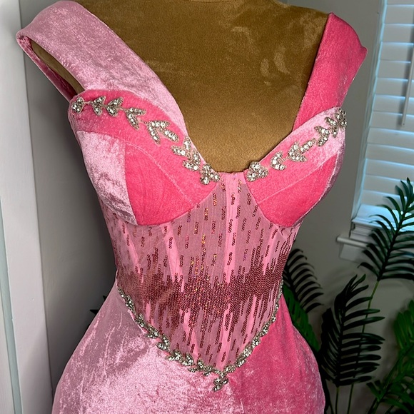Pink prom dress, with silver embellishments, corset embedded - Picture 4 of 4